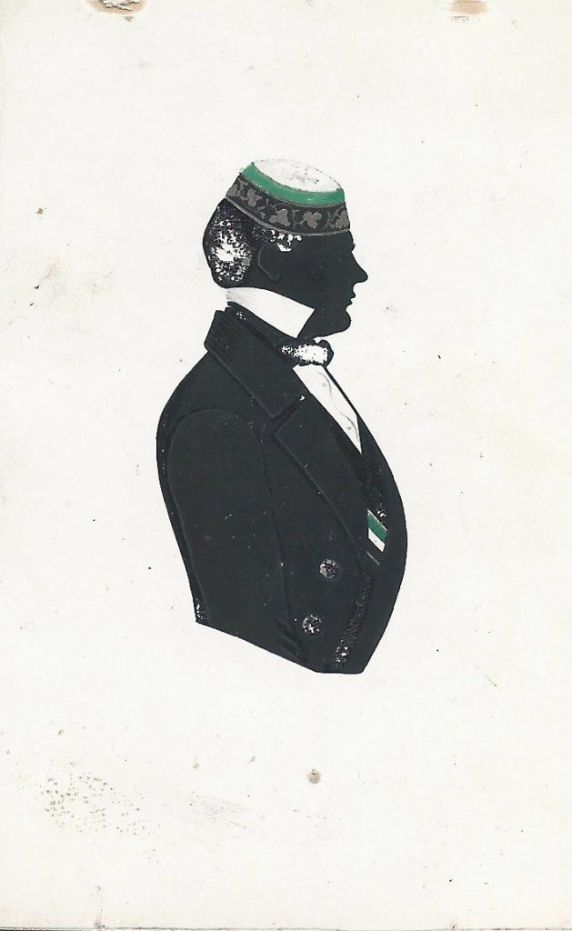 Constantin Rahmstedt studierte in Halle Medizin und wurde 1853 in die Guestphalia recipiert. Als Geh. Sanitätsrat lebte er in Hamersleben, Landkreis Oschersleben (Bode) und starb 1911 in Münster (Westfalen). Die Silhouette ist nicht gewidmet, konnte aber durch eine rückseitige Bezeichnung identifiziert werden. Archiv des Corps Guestphalia Halle