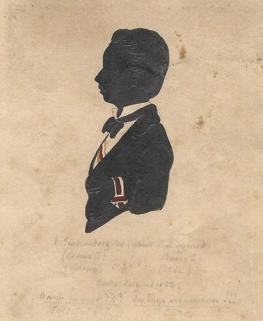 Anton Emil Teschendorff wurde am 15. Mai 1833 in Stettin als ältester Sohn des Pfarrers Johann Anton Gustav Teschendorff und seiner Frau Julie Auguste Antonie geb. Schröder geboren. Er studierte zunächst evangelische Theologie in Bonn und wurde dort Mitglied der Burschenschaft Frankonia. Danach scheint er sich zumindest zeitweise in Halle aufgehalten zu haben und war Conkneipant bei Salingia. Später wechselte er zur Malerei und ging nach Berlin an die Akademie der Künste, dann an die Akademie der Künste in München. Teschendorff kam nach dem Studium zurück nach Berlin und widmete sich der Malerei. Dort heiratete er am 16. Dezember 1865 die ebenfalls aus Stettin stammende Julie Bertha Dahlhoff. 1888 wurde er zum Professor berufen und starb am 4. Juni 1894 in Berlin. Die Silhouette ist gewidmet "E. Teschendorff (Basso II) (Knops) s/m lieben C. Siegfried (Basso I) (Ulc) z. f. E. Halle August 1853". Darunter befinden sich noch zwei schlecht lesbare Sprüche. Ehemals Sammlung Robert Soppa Saxoniae Konstanz
