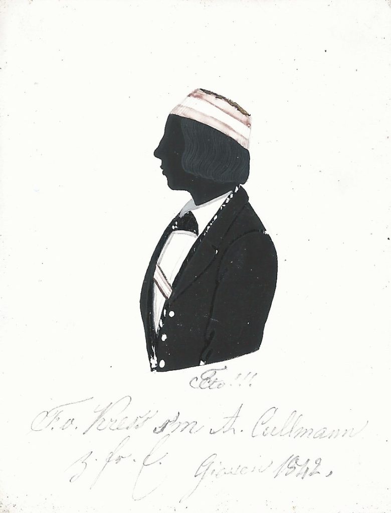 Friedrich Georg Ludwig Kress von Kressenstein kam in Darmstadt am 9. Januar 1823 als Sohn von Karl Christian Kress von Kressenstein (1786-1867) und seiner Frau Elisabeth Christiane geb. Röder von Diersburg (1785-1864) zur Welt. Er wurde einen Monat später evangelisch getauft. Kress immatrikulierte sich Michaelis 1841 Student der Veterinärmedizin an der Universität Gießen und wurde 1842 in die Starkenburgia rezipiert. Einmal war er Fuchsmajor. Er starb als Stalljunker am 20. April 1855 in seiner Heimatstadt. Die Silhouette ist unter der Darstellung mit dem Zirkel und darunter mit der Widmung "F. v. Kress s'm A. Cullmann z. fr. E. Giessen 1842." versehen. Ehemals Sammlung Robert Soppa Saxoniae Konstanz