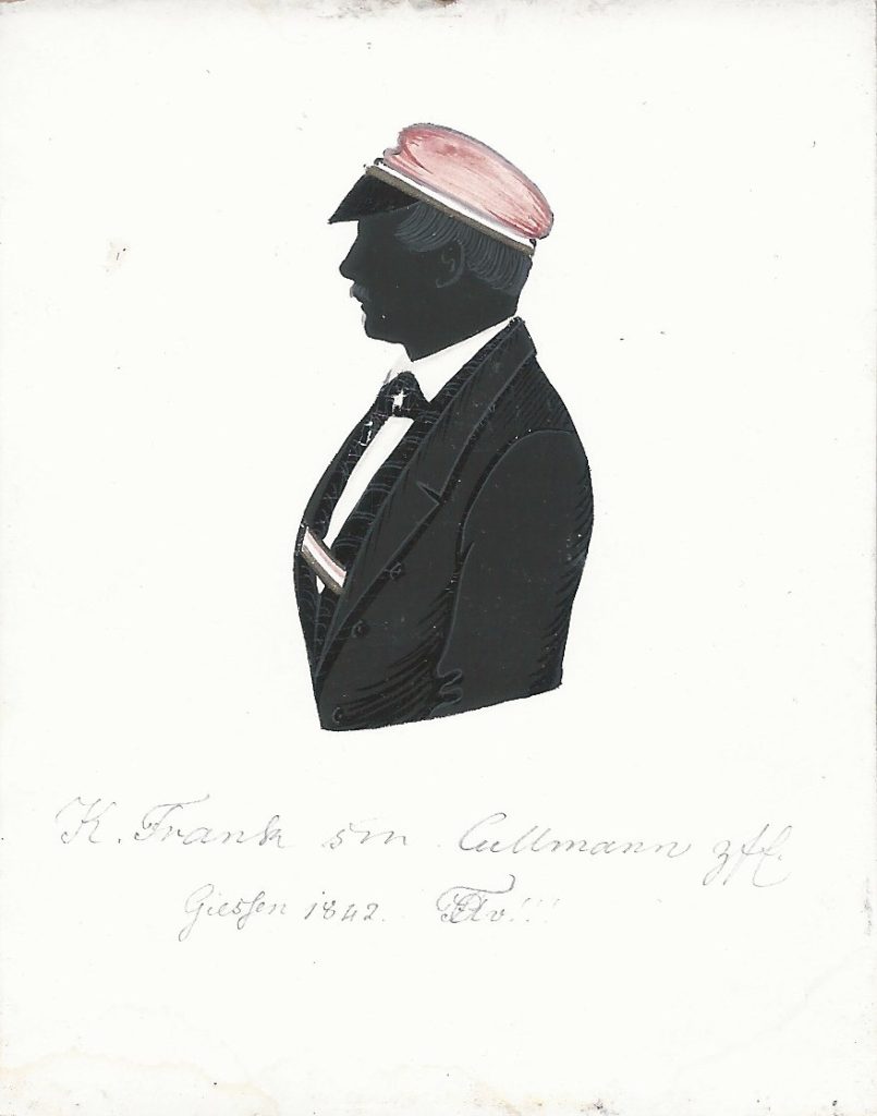 Karl Frank stammte aus Reddighausen und immatrikulierte sich am 30. April 1839 als stud. iur. an der Universität zu Gießen. Dort gehörte er am 7. August 1840 zu den Neubegründern der Starkenburgia, wo er einmal Consenior war. Er starb bereits 1845 als Gerichtsaccessist in Laubach. Die Silhouette ist gewidmet "K. Frank sm Cullmann zfE. Giessen 1842. [Z!]". Ehemals Sammlung Robert Soppa Saxoniae Konstanz