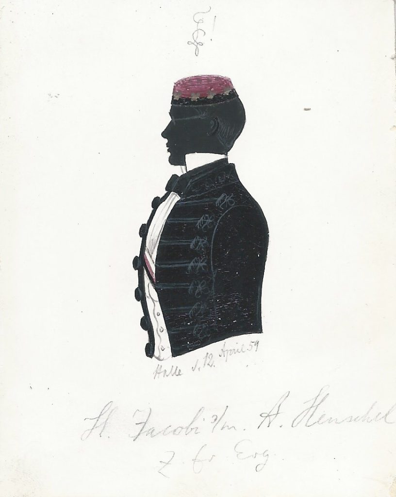 Friedrich Heinrich Jacobi stammte aus Liebenwalde und studierte Theologie in Halle, wo er 1858 in die Salingia recipiert wurde. Später war er Pastor in Kriele (heute Ortsteil der Gemeinde Kotzen) in Brandenburg und starb dort 1907. Die Silhouette ist gewidmet "H. Jacobi s/m. A. Henschel z. fr. Erg." und datiert "Halle d. 12. April 59". Archiv des Corps Saxonia Konstanz