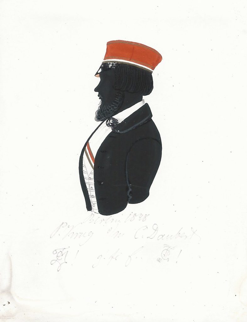 Carl Philipp Leopold Krug kam am 21. November 1827 als Sohn des Amtmanns Carl Leopold Friedrich Krug (1802-1870) und dessen Ehefrau Wilhelmine Louise Auguste geb. Ullricy (1806-1872) in Berlin zur Welt und wurde am 6. Januar 1828 evangelisch getauft. Nach dem Abitur begann er Ostern 1848 ein Studium der Rechtswissenschaften in Berlin und schloss sich der Marchia an, in die er wohl im selben Jahr oder dem folgenden recipiert wurde. Er wird in den KCL nicht geführt und scheint daher ausgeschieden zu sein. Die Gründe hierfür lassen sich nicht mehr ermitteln. Im Wintersemester 1849/50 taucht er nicht mehr im Verzeichnis der Studierenden auf und scheint die Universität verlassen zu haben. Eine letzte Spur finden wir in der Auswandererkartei des Brandenburgischen Landeshauptarchivs, die bezeugt, dass Krug im Jahr 1853 seiner Heimat der Rücken kehrte und nach Indien auswanderte. Über seinen weiteren Verbleib ist nichts bekannt. Die Silhouette ist gewidmet "Berlin 1848 - P. Krieg [Z!] s/m C. Daubert [Z!] z. fr. Er." Archiv des Corps Marchia Berlin