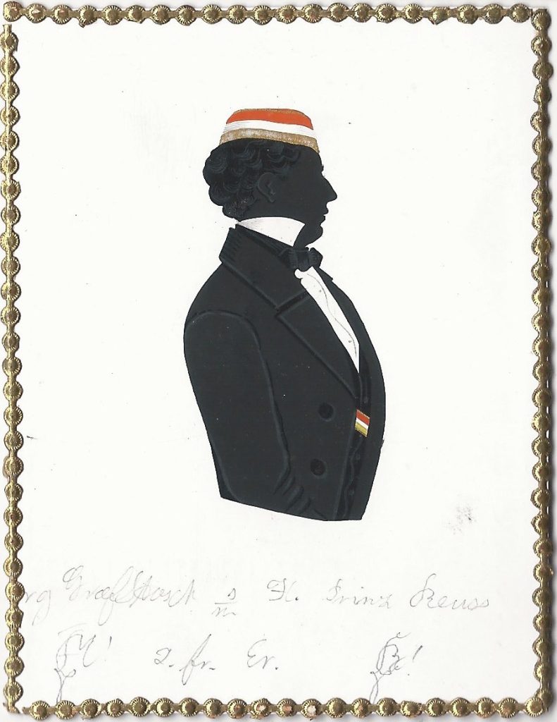 Georg Graf von Stosch kam am 14. März 1836 in Hartau (Schlesien) als Sohn des Felix Heinrich Anton Graf von Stosch (1795-1871) und dessen Gattin Luise Agnes geb. von Grolman (1806-1878) zur Welt. Nach dem Abitur immatrikulierte er sich als stud. iur. in Halle und wurde bei Marchia aktiv, in die er 1856 recipiert wurde. Einmal war von Stosch Consenior. Nach dem Abschluss seines Studium trat er in den Staatsdienst ein. Er heiratete am 12. April 1864 Mathilde Hentschel von Gilgenheimb (1840-1919) und war später als Kreisrichter tätig. Von Stosch wurde zum Wirklichen Geheimen Rat ernannt und erhielt eine Ehrendoktorwürde. Nach dem Tod seines Vaters übernahm er das Gut Hartau bei Sprottau. Von Stosch starb am 29. Dezember 1913 daselbst. Die Silhouette ist gewidmet "Georg GrafStosch [Z!] s/m H. Prinz Reuss [Z!] z. fr. Er." Sammlung Robert Soppa Saxoniae Konstanz