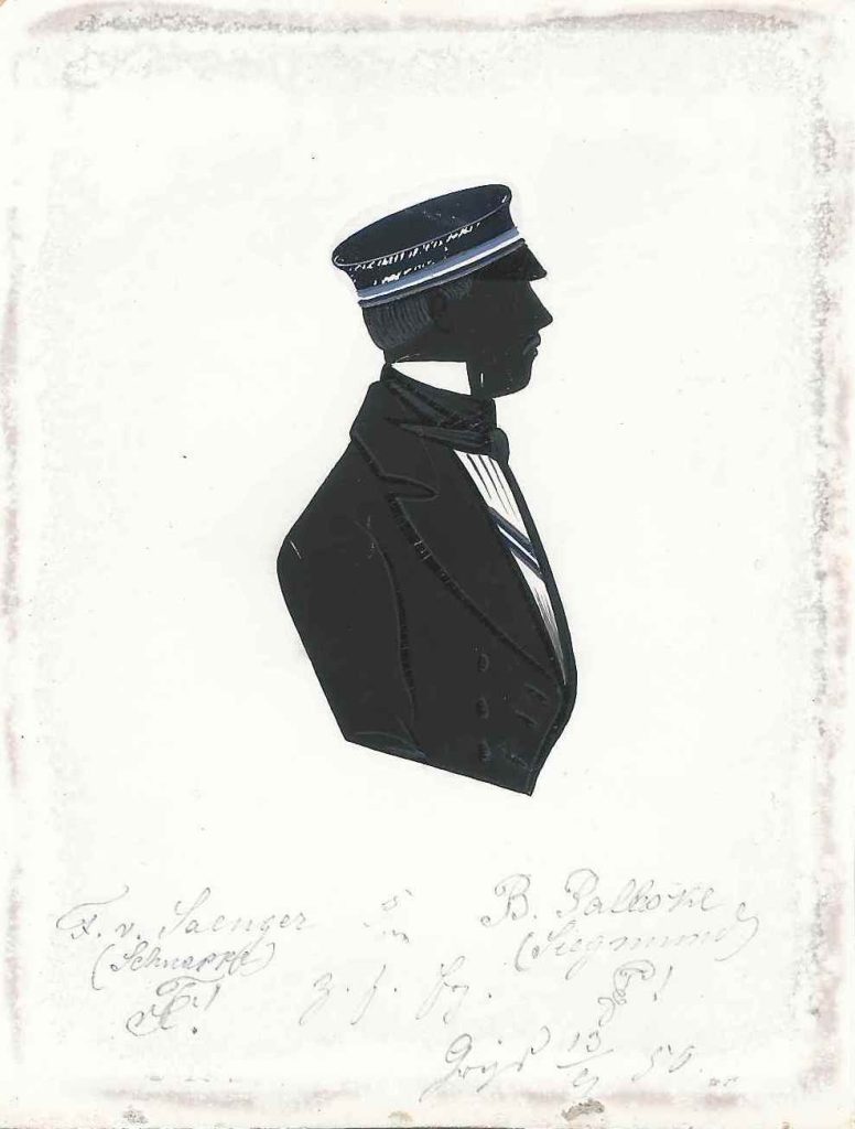 E. J. F. von Saenger stammte aus Mitau im heutigen Lettland und immatrikulierte sich Michaelis 1849 an der Universität Greifswald als stud. oec. Dort trat er in die Saxonia ein. Da er nicht in ihrer Corpsliste geführt wird ist unklar ob er rezipiert wurde oder vorher ausgeschieden ist. Auch über seinen weiteren Werdegang war bedauerlicherweise nichts Genaueres festzustellen. Die Silhouette ist gewidmet „F. v. Saenger (Schnapke) [Z!] s/m B. Palloke (Siegmund) [Z!] – z. f. Erg. – Gryps 13/9 50.“ Kölner Privatsammlung