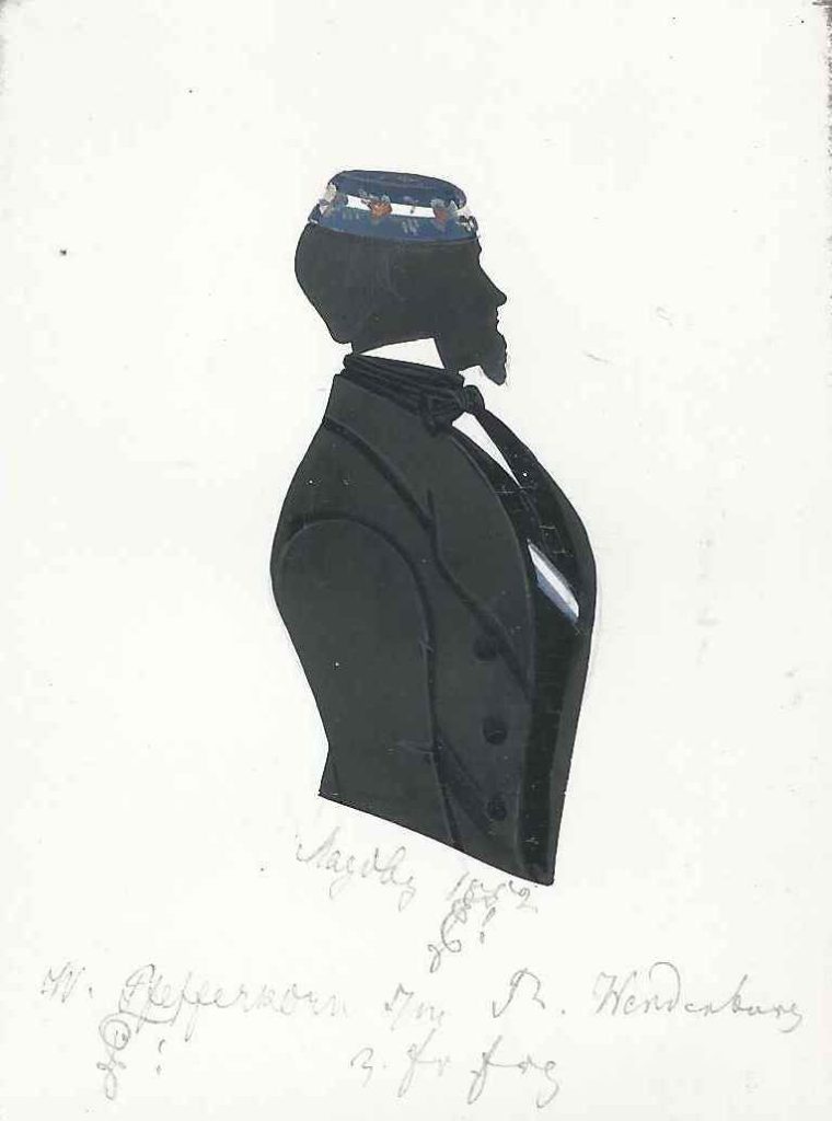 Gottlieb August Wilhelm Pfefferkorn kam in Seehausen in der Altmark als Sohn des Kreisgerichtssekretärs Wilhelm Pfefferkorn und dessen Ehefrau Charlotte Haase ca. 1830 zur Welt. Nach dem Abitur immatrikulierte er sich am 23. Oktober 1851 als stud. iur. an der Universität Bonn und trat der Palatia bei, in die er 1852 rezipiert wurde. Einmal zeichnete er sich als Fuchsmajor aus. Pfefferkorn blieb zeit seines Lebens ledig und verstarb als Geheimer Justizrat außer Diensten am 26. August 1891 in Berlin. Die Silhouette ist gewidmet "Magdeburg 1852 [Z!] - W. Pfefferkorn [Z!] s/m R. Wendenburg - z. fr. Erg." Kölner Privatsammlung.