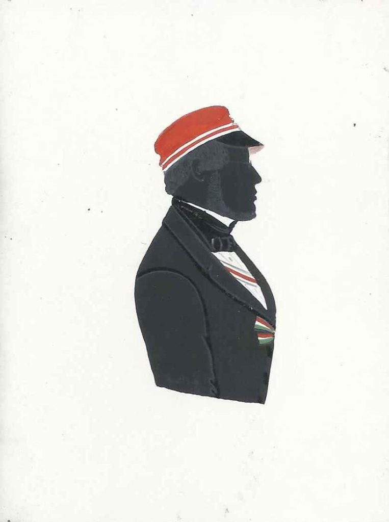 Jacques Jakob Lazarus wurde am 15. Juli 1819 in Hamburg als Sohn des Simon Israel Lazarus (1784-1831) und dessen Ehefrau Ranete Polack geboren. Nach dem Abitur immatrikulierte er sich Ostern 1839 als stud. iur. an der Universität Berlin und gehörte zu den ersten Mitgliedern der dort am 26. Februar 1840 gestifteten Hanseatia, bei der er einmal Consenior war. Er wechselte die Universität und immatrikulierte sich am 5. November 1840 in Heidelberg. Dort wurde er 1841 nochmals bei der Hanseatia aktiv. Lazarus wurde 1842 zum Dr. iur. promoviert und bemühte sich anschließend in Hamburg um eine Zulassung zur Advokatur. Da er als Jude das Hamburgische Bürgerrecht nicht erlangen konnte, wurde sein Gesuch abgelehnt. Daher war er zunächst als Anwalt tätig. Durch die in der Paulskirchenverfassung garantierten Grundfreiheiten wurde er schließlich als Advokat zugelassen und führte diese Tätigkeit bis zu seinem Tod aus. Lazarus gehörte 1848/49 der Hamburger Konstituante an und meldete sich für die militärischen Auseinandersetzung mit Dänemark im Zuge der Märzrevolution freiwillig. Dabei geriet er in dänische Gefangenschaft. Seit 1875 war er als Teil der Fraktion des Linken Zentrums Mitglied der Hamburgischen Bürgerschaft. Er war mit Emma Alessandra Schiff (1834-1903) verheiratet und starb am 26. Mai 1882 in seiner Geburtsstadt. Lazarus hatte seinen jüdischen Glauben offenbar aufgegeben, da er in seiner Sterbeurkunde als konfessionslos bezeichnet wird. Die Silhouette ist nicht gewidmet oder bezeichnet, konnte aber durch die seltene Bandkombination zugeordnet werden. Kölner Privatsammlung