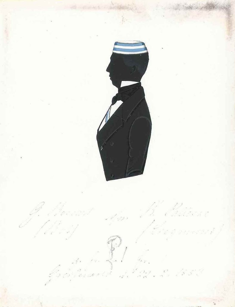Rudolf Eduard Gustav Bossart kam am 1. Mai 1832 als Sohn des Königlichen Oberregierungsrats Johann Heinrich Bossart und dessen Ehefrau Charlotte Wilhelmine Emilie Polenz in Stettin zur Welt und wurde ebenda am 10. Juni 1831 evangelisch getauft. Nach dem Abitur immatrikulierte er sich Michaelis 1852 an der Universität Greifswald als stud. iur. et cam. und trat der Pomerania bei, in die er im folgenden Jahr rezipiert wurde. Er erhielt den Biernamen „Bob“. In erster Ehe war er mit Luise Wildelau verheiratet. Am 8. April 1899 heiratete er ein zweites Mal in Wetzlar, wo er als Oberförster tätig war, Wilhelmine Cürten. Er starb am 4. Juni 1902 in Niedergirmes. Die Silhouette ist gewidmet „G. Bossart (Bob) s/m B. Palleske (Siegmund) [Z!] z. fr. Er. Greifswald d. 22. 2. 1853“. Sammlung Robert Soppa Saxoniae Konstanz