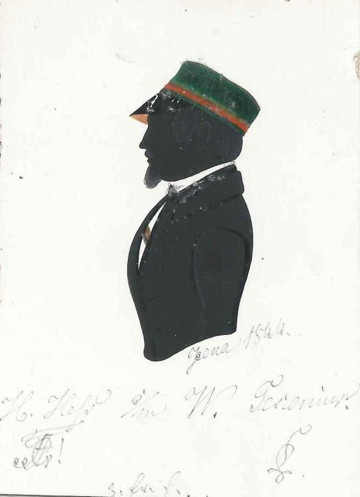 Hermann Hess stammte aus Gotha und immatrikulierte sich zunächst am 12. Mai 1842 als stud. iur. in Göttingen, wo er der Bremensia beitrag, in die er noch im selben Jahr rezipiert wurde. Im folgenden Jahr immatrikulierte er sich am 2. Mai 1843 an der Universität Jena, wo er der Franconia beitrat. Nach dem Studium war er als Aktuar in Volkeroda tätig und starb bereits 1855. Die Silhouette ist gewidmet "H. Hess [Z!] s/m W. Gesenius [Z!] - z. fr. E." Kölner Privatsammlung.
