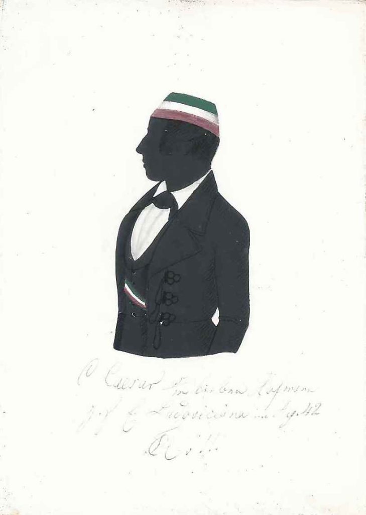 Carl Heinrich Maximilian Friedrich Caesar kam am 17. Dezember 1819 im hessischen Alpenrod zur Welt. Er war der Sohn von Jakob Caesar (1767-1844) und Johannetta Friederike Mess (1780-1851). Nach dem Abitur immatrikulierte er sich Michaelis 1841 an der Universität Gießen als stud. pharm. und wurde bei Hassia aktiv, in die er wohl 1842 rezipiert wurde. Nach dem Studium heiratete er am 9. September 1851 Katharina Henriette Beysiegel und war als Apotheker in Katzenellnbogen tätig, wo er am 18. September 1891 verstarb. Ehemals Sammlung Robert Soppa Saxoniae Konstanz